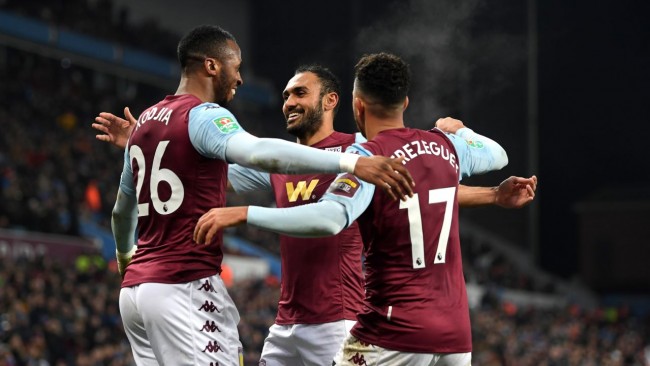 残忍！特雷杨被交易时坐在替补席 随后被叫回更衣室