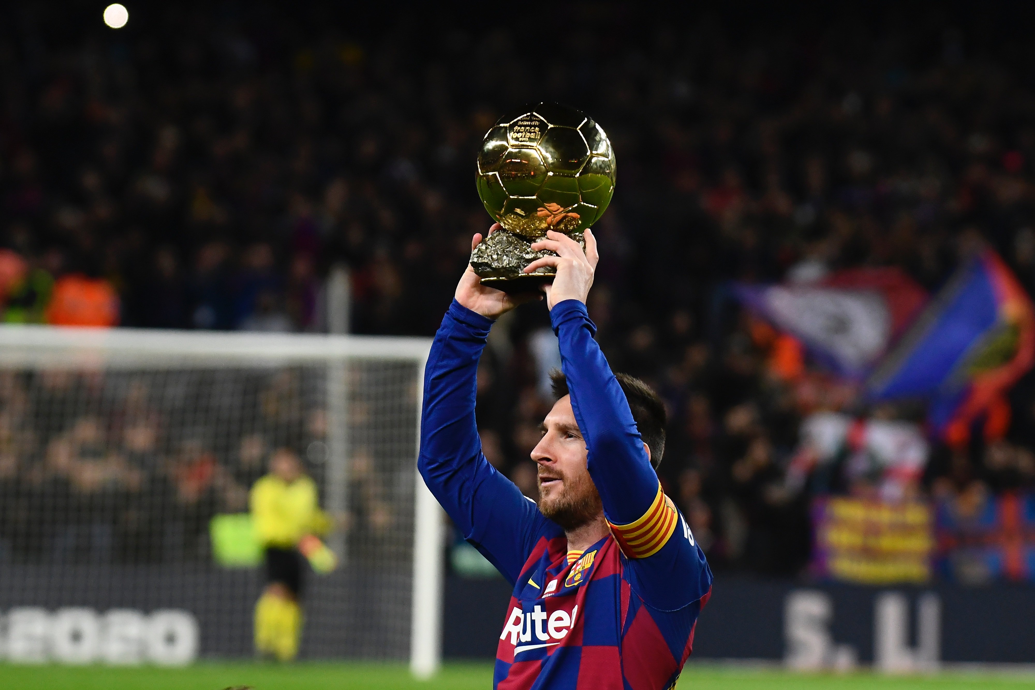 赛季首个背靠背胜利，KD鏖战40分钟抡冒烟了，赛后表态年轻球员