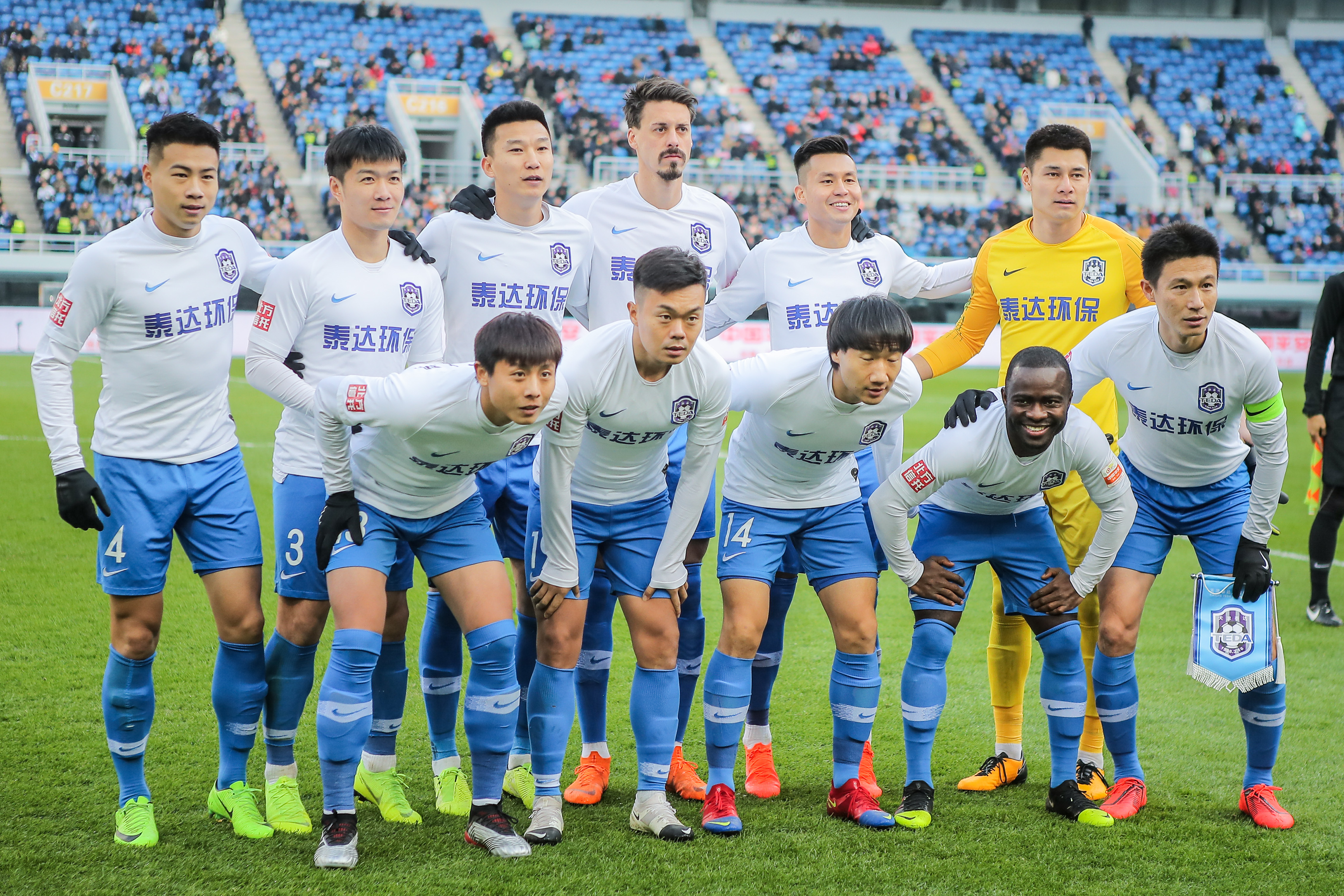阿门轰31+13+6仍无缘今日最佳！对不起，你碰到不讲理的华子了