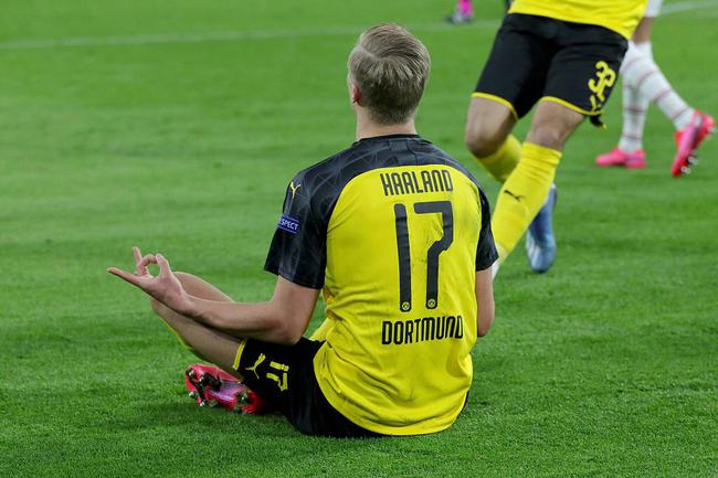 曼联小将莱西染红，哈格里夫斯：他还是孩子，会吸取教训的