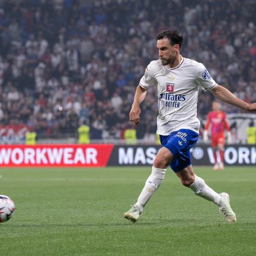 重大：湖人记者称湖人已与骑士洽谈，考虑引进莫布利来协助东契奇